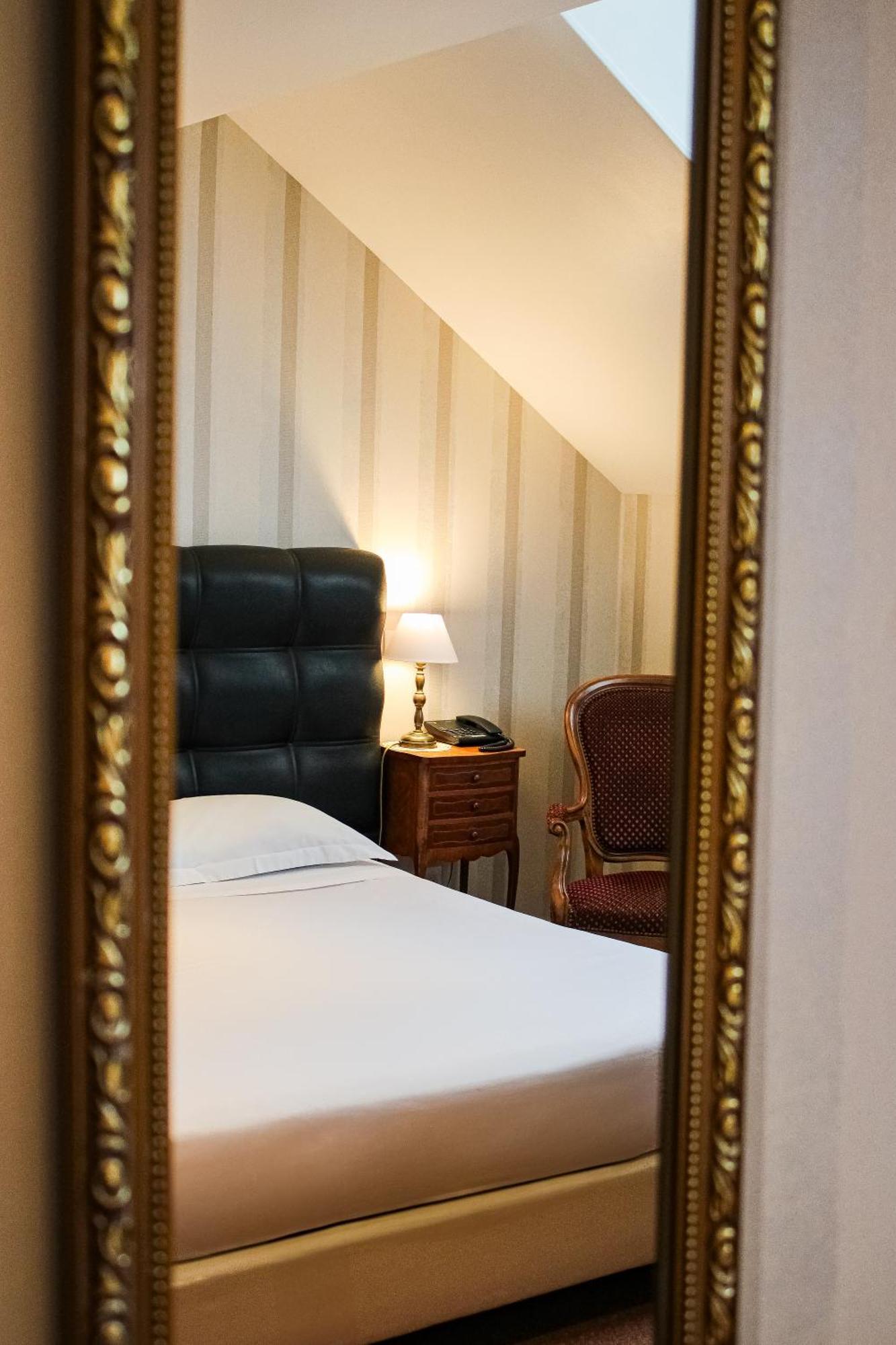 Hotel La Villa Fleurie Beaune  Ngoại thất bức ảnh